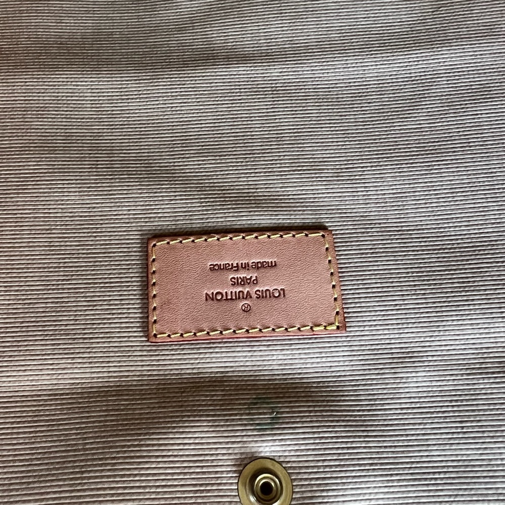 Louis Vuitton soft travel bag LARGE - Picture 15 of 16